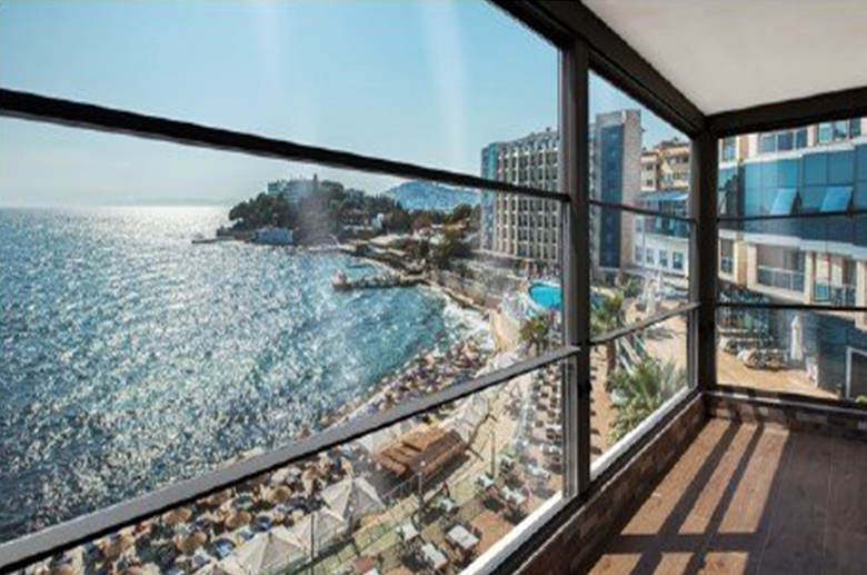 Tam Balkon